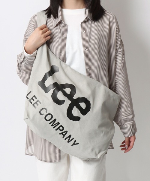 Lee(リー)の「Lee/リー キャンバス ビッグロゴプリント ショルダーバッグ/ニュースペーパーバッグ/レディース メンズ(ショルダーバッグ・レディース・オフホワイト/グレー/ブラック・FREE)」の4枚目の写真