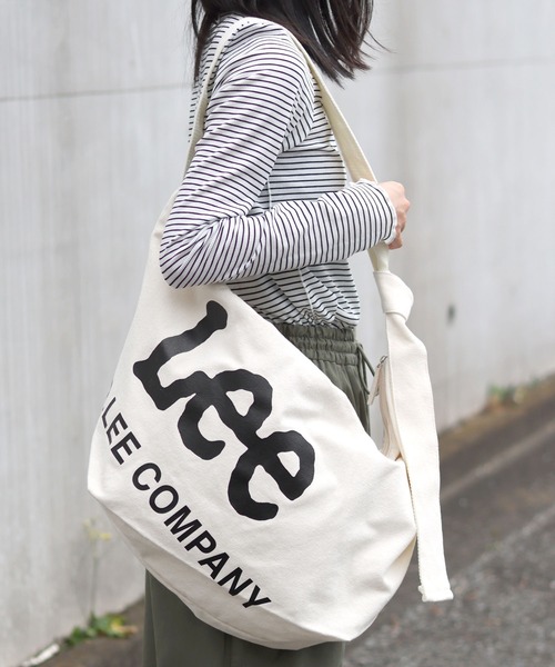 Lee(リー)の「Lee/リー キャンバス ビッグロゴプリント ショルダーバッグ/ニュースペーパーバッグ/レディース メンズ(ショルダーバッグ・レディース・オフホワイト/グレー/ブラック・FREE)」の22枚目の写真