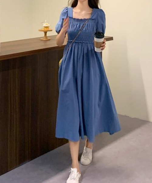 Amulet(アミュレット)の「シャーリングロングワンピース(ワンピース・レディース・ブルー/ライトブルー・L/M/XL)」の8枚目の写真