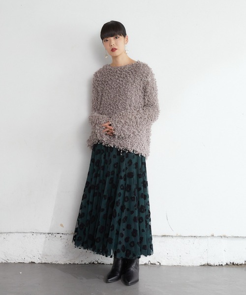 TRANOI（トラノイ）の「TRANOI ポンポンフリンジニット（ニット/セーター・レディース・グレイッシュベージュ/アイボリー/ブラック・FREE）」の4枚目の写真