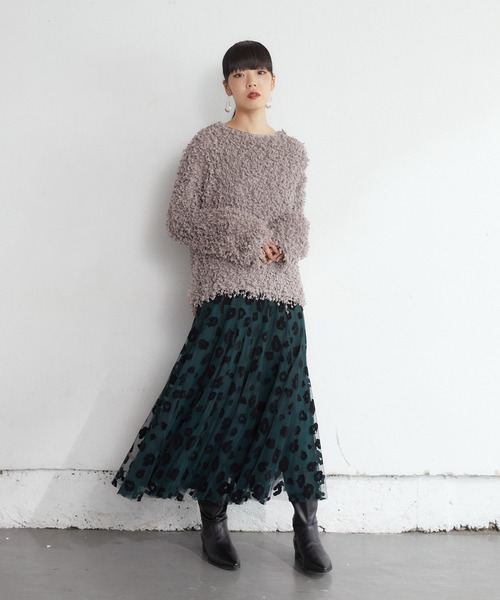 TRANOI（トラノイ）の「TRANOI ポンポンフリンジニット（ニット/セーター・レディース・グレイッシュベージュ/アイボリー/ブラック・FREE）」の5枚目の写真