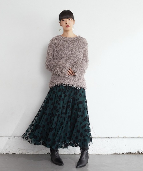 TRANOI（トラノイ）の「TRANOI ポンポンフリンジニット（ニット/セーター・レディース・グレイッシュベージュ/アイボリー/ブラック・FREE）」の6枚目の写真