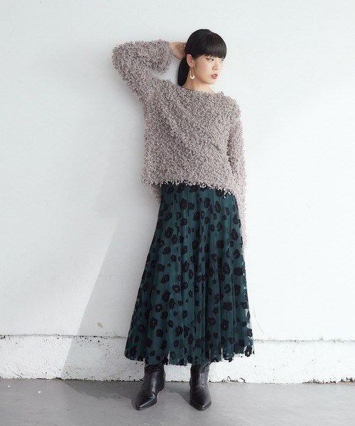 TRANOI（トラノイ）の「TRANOI ポンポンフリンジニット（ニット/セーター・レディース・グレイッシュベージュ/アイボリー/ブラック・FREE）」の7枚目の写真