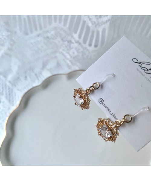 tone(トーン)の「【charme by pimo 】ジルコニア 丸 ピアス(MA)(ピアス(両耳用)・レディース・レッド/ピンク/クリア/ネイビー・FREE)」の6枚目の写真
