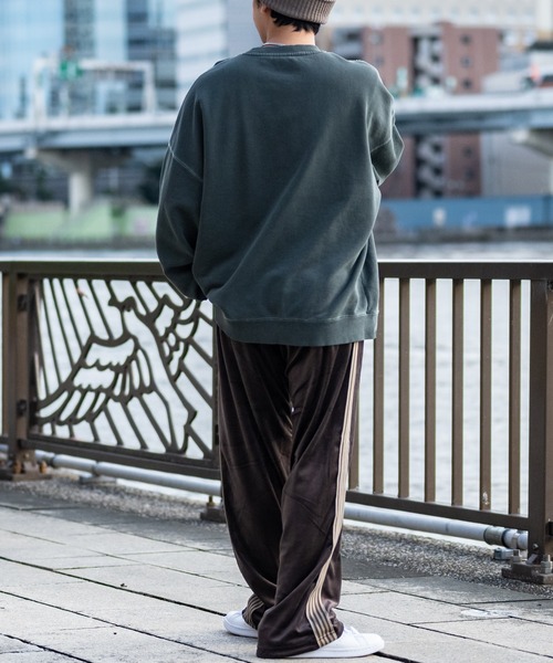 Goodwear(グッドウェア)の「【h】〔Goodwear〕ピグメント加工 ビッグシルエット クルーネックスウェット(スウェット・メンズ・ブルー/チャコールグレー/グリーン/パープル・MEDIUM/LARGE/X-LARGE)」の16枚目の写真