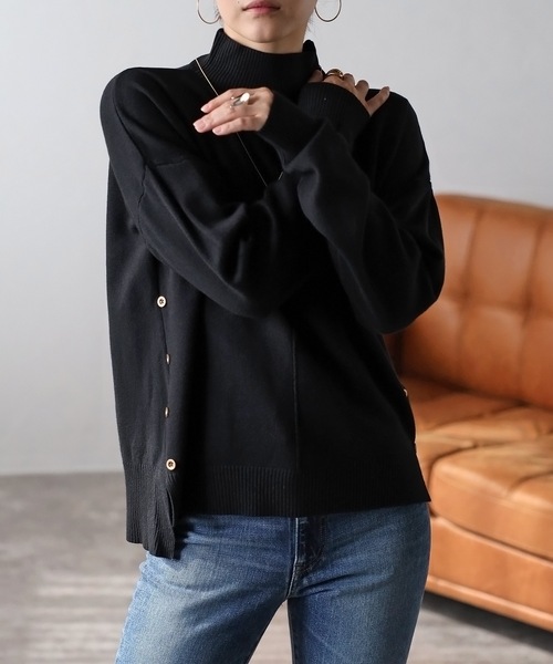＆HALF（アンドハーフ）の「サイドボタンルーズニット（ニット/セーター・レディース・ダークオレンジ/グレー/ブラック/イエロー/オフホワイト/グリーン・FREE）」の7枚目の写真