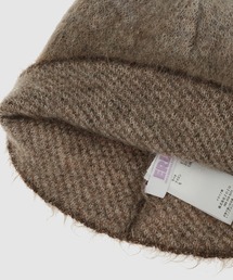 ERL（イーアールエル）の「UNISEX GRADIENT BEANIE KNIT（ニット
