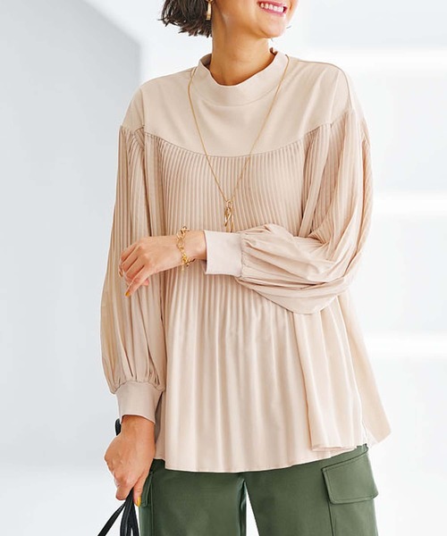 BELLUNA PLUS(ベルーナ)の「カットソー×プリーツ切替プルオーバー(Tシャツ/カットソー・レディース・ブラック/ピンク系/モスグリーン/アイボリー/ボルドー・MEDIUM/LARGE/X-LARGE)」の2枚目の写真