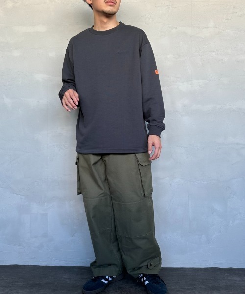 UNIVERSAL OVERALL（ユニバーサルオーバーオール）の「【men's FUDGE4月号掲載】[UNIVERSAL OVERALL/ユニバーサルオーバーオール] ドローコード付き クルーネックスウェット（スウェット・レディース・グレー/オートミール/サックスブルー/チャコール・L/S/M）」の11枚目の写真
