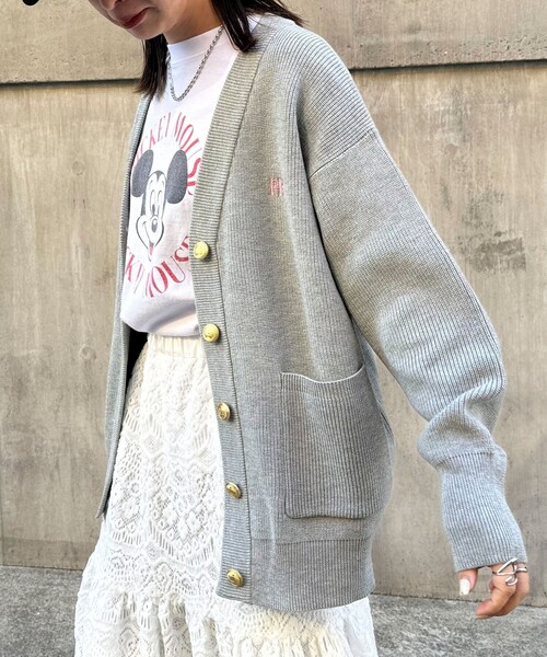 fredy emue（フレディエミュ）の「FR刺繍ミディ片畦カーディガン（カーディガン/ボレロ・レディース・ライトグリーン/ピンク/グレー/ライトベージュ・38）」の2枚目の写真