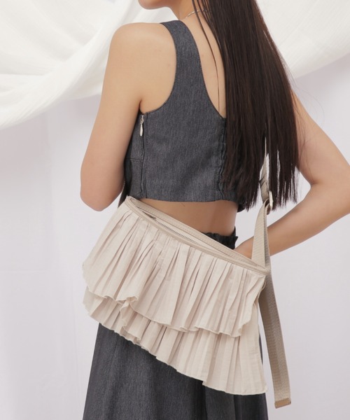 JILL by JILL STUART(ジルバイジルスチュアート)の「◇プリーツボディーバッグ(ボディバッグ/ウエストポーチ・レディース・ホワイト/グレー/ブラック・FREE)」の3枚目の写真