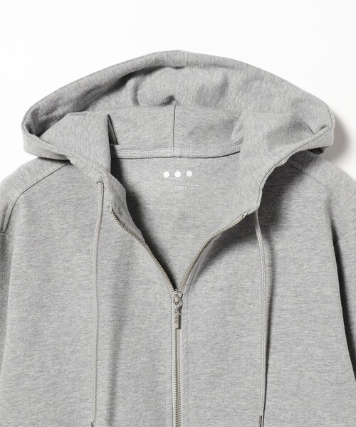 BEAMS F(ビームスエフ)の「three dots / ポンチ フーデッド パーカ(スウェット・メンズ・ブラック/グレー/ライトグレー・SMALL/LARGE/MEDIUM)」の5枚目の写真