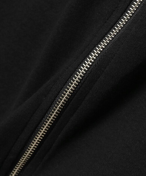BEAMS F(ビームスエフ)の「three dots / ポンチ フーデッド パーカ(スウェット・メンズ・ブラック/グレー/ライトグレー・SMALL/LARGE/MEDIUM)」の11枚目の写真