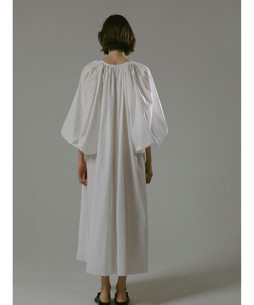enchainement（アンシェヌマン）の「ボリュームスリーブコットンドレス（シャツワンピース・レディース・ブルー/ホワイト/ブラック・2/1）」の8枚目の写真