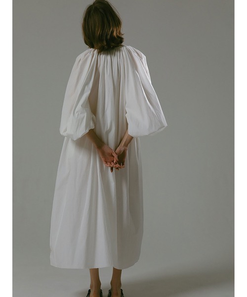 enchainement（アンシェヌマン）の「ボリュームスリーブコットンドレス（シャツワンピース・レディース・ブルー/ホワイト/ブラック・2/1）」の9枚目の写真