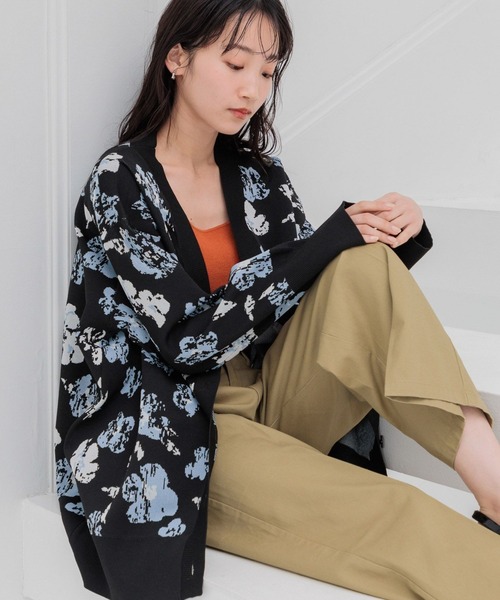 LOWRYS FARM(ローリーズファーム)の「スポンディッシュVカーディガンLS 111154(カーディガン/ボレロ・レディース・ベージュ/レッド/ブルー/アイボリー/ブラック・FREE)」の5枚目の写真