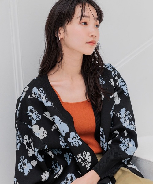 LOWRYS FARM(ローリーズファーム)の「スポンディッシュVカーディガンLS 111154(カーディガン/ボレロ・レディース・ベージュ/レッド/ブルー/アイボリー/ブラック・FREE)」の21枚目の写真