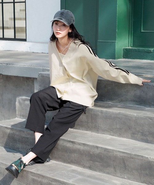 LOWRYS FARM(ローリーズファーム)の「スポンディッシュVカーディガンLS 111154(カーディガン/ボレロ・レディース・ベージュ/レッド/ブルー/アイボリー/ブラック・FREE)」の7枚目の写真