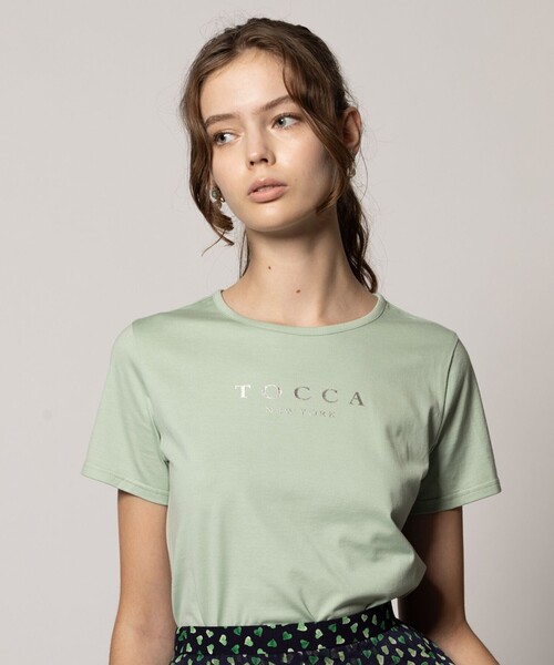 TOCCA(トッカ)の「TOCCA NEW YORK LOGO TEE Tシャツ(Tシャツ/カットソー・レディース・ホワイト系/ブラック系/ライトグリーン系/グレー系・MEDIUM/SMALL)」の2枚目の写真