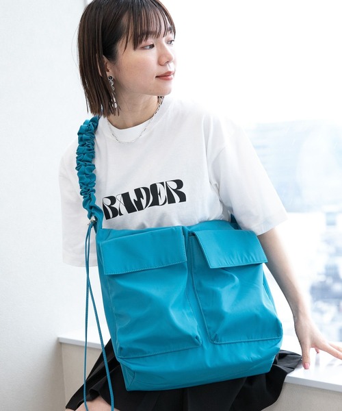RAGEBLUE（レイジブルー）の「ギャザーＷポケットショルダーバック（ショルダーバッグ・レディース・ブラック/ブルー・FREE）」の2枚目の写真