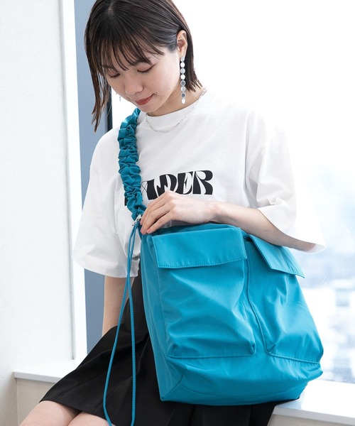 RAGEBLUE（レイジブルー）の「ギャザーＷポケットショルダーバック（ショルダーバッグ・レディース・ブラック/ブルー・FREE）」の8枚目の写真