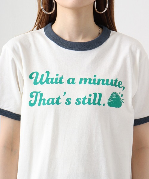 spiritoso(スピリトーゾ)の「spiritoso WAIT A MINUTEイチゴプリント リンガーTシャツ(Tシャツ/カットソー・レディース・グリーン/ネイビー/ブラック・F)」の14枚目の写真