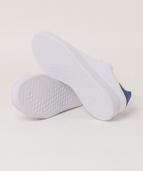 adidas（アディダス）の「【adidas】 URBAN COURT（スニーカー・メンズ・ホワイト/ホワイト×ブルー・27.5cm/27.0cm/26.5cm/26.0cm/25.5cm/25.0cm/28.0cm/29.0cm）」の3枚目の写真