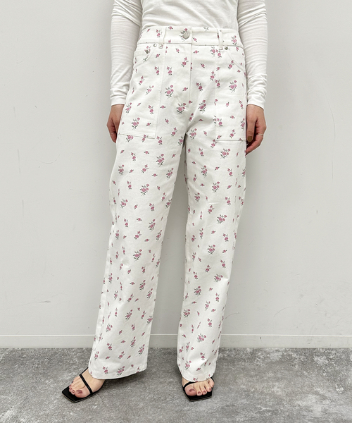 U by SPICK&SPAN(ユーバイスピックアンドスパン)の「フラワープリントストレートパンツ(その他パンツ・レディース・その他2・36/38)」の1枚目の写真