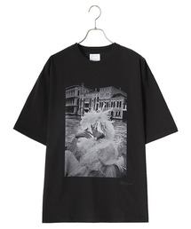 THE INTERNATIONAL ART COLLECTION | THE INTERNATIONAL ART COLLECTION / インターナショナルアートコレクション：40/2 Short Sleeve Woman in Venice - 1966 (BY Helmut Newton) ：IAC241-02[MUS](Tシャツ/カットソー)