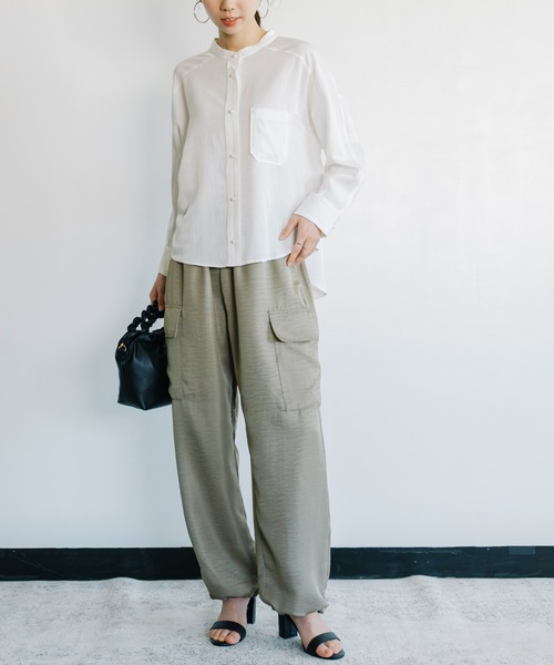 ANNA LUNA(アンナルナ)の「【ANNA LUNA】パールボタンが上品なやわらかデニムシャツブラウス(シャツ/ブラウス・レディース・ネイビー/オフホワイト・LARGE/MEDIUM)」の3枚目の写真