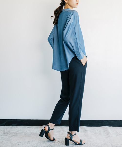 ANNA LUNA(アンナルナ)の「【ANNA LUNA】パールボタンが上品なやわらかデニムシャツブラウス(シャツ/ブラウス・レディース・ネイビー/オフホワイト・LARGE/MEDIUM)」の9枚目の写真