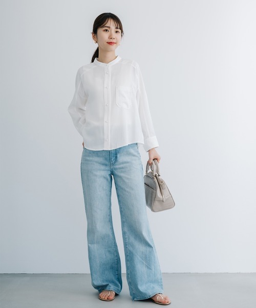 ANNA LUNA(アンナルナ)の「【ANNA LUNA】パールボタンが上品なやわらかデニムシャツブラウス(シャツ/ブラウス・レディース・ネイビー/オフホワイト・LARGE/MEDIUM)」の14枚目の写真