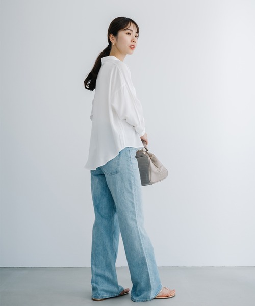 ANNA LUNA(アンナルナ)の「【ANNA LUNA】パールボタンが上品なやわらかデニムシャツブラウス(シャツ/ブラウス・レディース・ネイビー/オフホワイト・LARGE/MEDIUM)」の17枚目の写真