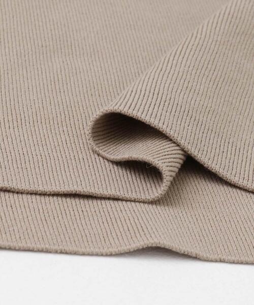 URBAN RESEARCH ROSSO WOMEN(アーバンリサーチ ロッソ)の「スクエアネックニットキャミソール(キャミソール・レディース・ブラック/オフホワイト/ベージュ・FREE)」の4枚目の写真