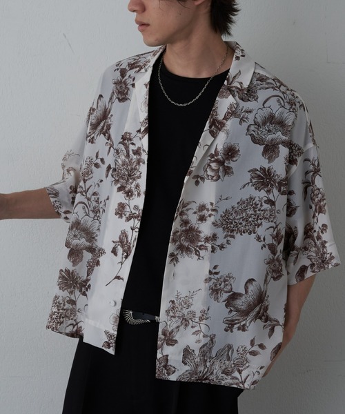 COLONY 2139（コロニートゥーワンスリーナイン）の「ボタニカル柄半袖シャツ（シャツ/ブラウス・メンズ・ベージュ/ブラック・LARGE/MEDIUM）」の2枚目の写真