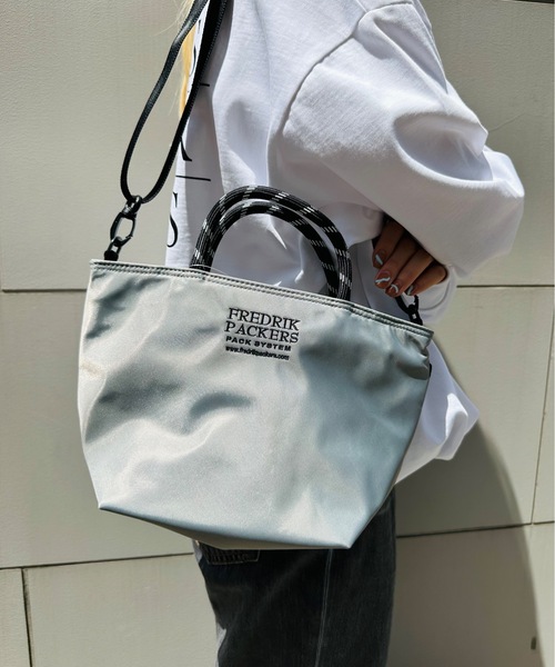 FREDRIK PACKERS（フレドリックパッカーズ）の「FREDRIK PACKERS / MELL TOTE（トートバッグ・レディース・グレー/ブラック/オリーブ/ベージュ・ONESIZE）」の3枚目の写真