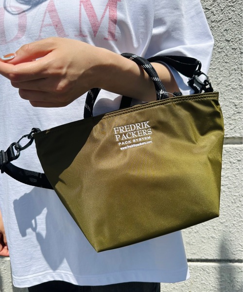 FREDRIK PACKERS（フレドリックパッカーズ）の「FREDRIK PACKERS / MELL TOTE（トートバッグ・レディース・グレー/ブラック/オリーブ/ベージュ・ONESIZE）」の9枚目の写真