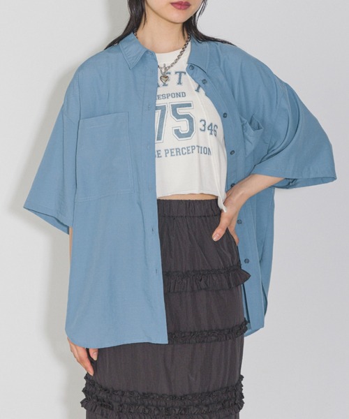 PAGEBOY(ページボーイ)の「ルーズ半袖シャツ(シャツ/ブラウス・レディース・オフホワイト/グレー/ブルー/ブラック・FREE)」の4枚目の写真