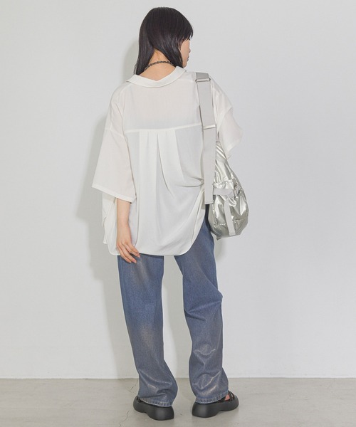 PAGEBOY(ページボーイ)の「ルーズ半袖シャツ(シャツ/ブラウス・レディース・オフホワイト/グレー/ブルー/ブラック・FREE)」の6枚目の写真