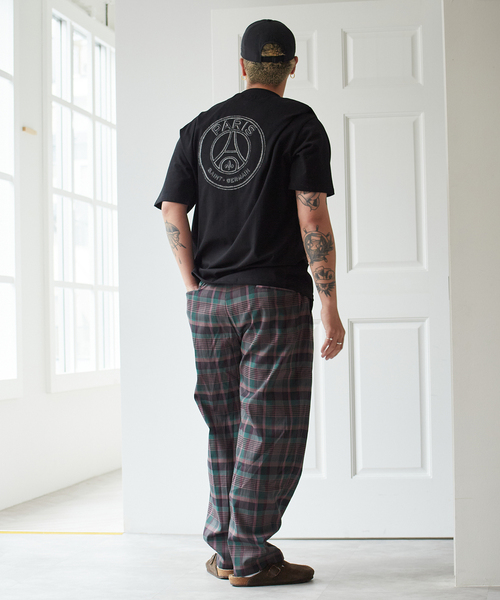 PARIS SAINT-GERMAIN（パリサンジェルマン）の「【Paris Saint-Germain / パリ・サン＝ジェルマン】JP BACK EMBLEM TSH（Tシャツ/カットソー・メンズ・ベージュ/ネイビー/ブラック・SMALL/MEDIUM/LARGE/X-LARGE）」の8枚目の写真