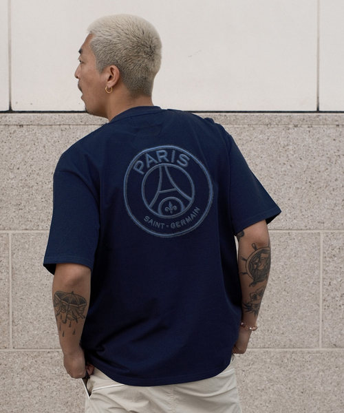 PARIS SAINT-GERMAIN（パリサンジェルマン）の「【Paris Saint-Germain / パリ・サン＝ジェルマン】JP BACK EMBLEM TSH（Tシャツ/カットソー・メンズ・ベージュ/ネイビー/ブラック・SMALL/MEDIUM/LARGE/X-LARGE）」の13枚目の写真