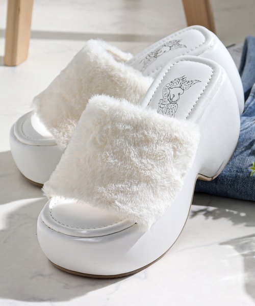 LOVEHUNTER(ラブハンター)の「厚底 スタイルアップソール ファーサンダル スライドサンダル(サンダル・レディース・ブラック/ホワイト・S/M/L/LL)」の7枚目の写真