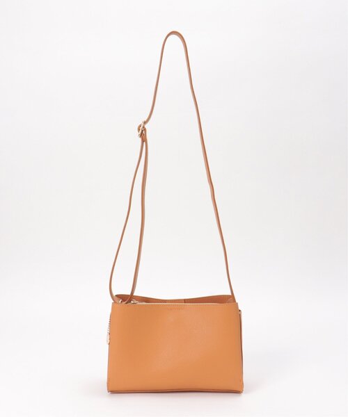 ikka（イッカ）の「GOKU楽PUミニショルダーバッグ（ショルダーバッグ・レディース・シルバーグレー/ベージュ/ブラック/ライトグレー/キャメル/レッド・FREE）」の5枚目の写真