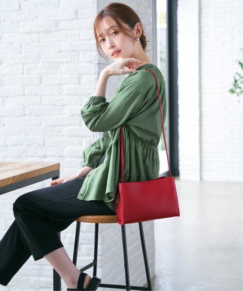 ikka（イッカ）の「GOKU楽PUミニショルダーバッグ（ショルダーバッグ・レディース・シルバーグレー/ベージュ/ブラック/ライトグレー/キャメル/レッド・FREE）」の13枚目の写真