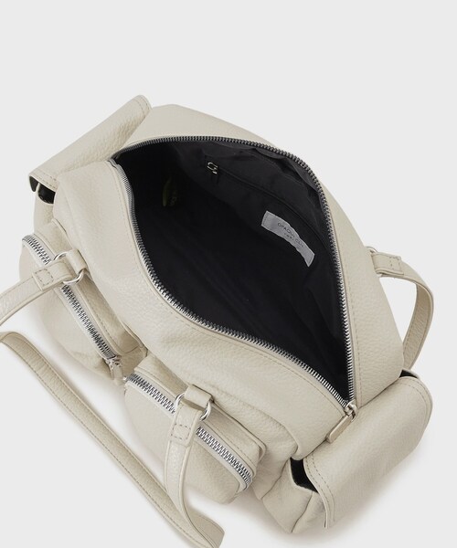 OPAQUE.CLIP(オペークドットクリップ)の「◆【多ポケット】フロントダブルポケットショルダーバッグ(ショルダーバッグ・レディース・ブラック/アイボリー・00)」の8枚目の写真