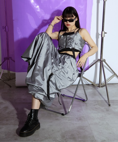 Ezick ANNONIM（エジックアノニム）の「Many belt シャーリングジップビスチェ（ベスト・レディース・シルバー/ブラック・FREE）」の8枚目の写真