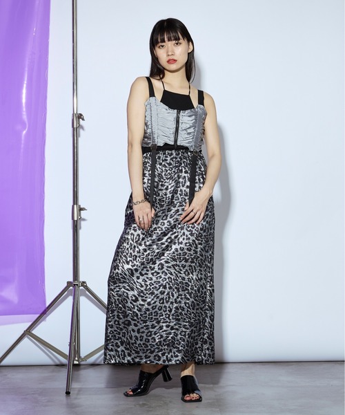 Ezick ANNONIM（エジックアノニム）の「Many belt シャーリングジップビスチェ（ベスト・レディース・シルバー/ブラック・FREE）」の12枚目の写真