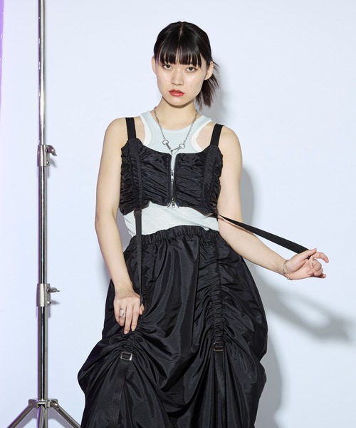 Ezick ANNONIM（エジックアノニム）の「Many belt シャーリングジップビスチェ（ベスト・レディース・シルバー/ブラック・FREE）」の15枚目の写真