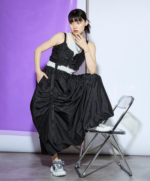 Ezick ANNONIM（エジックアノニム）の「Many belt シャーリングジップビスチェ（ベスト・レディース・シルバー/ブラック・FREE）」の20枚目の写真