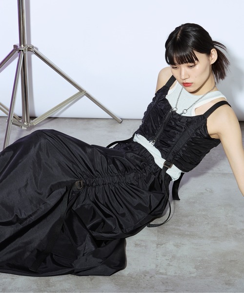 Ezick ANNONIM（エジックアノニム）の「Many belt シャーリングジップビスチェ（ベスト・レディース・シルバー/ブラック・FREE）」の21枚目の写真